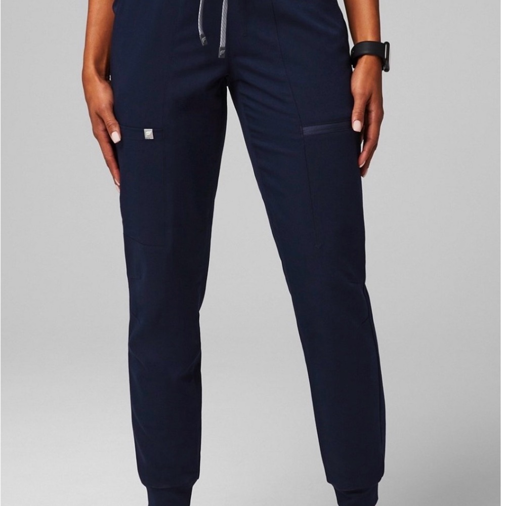Ladies Fabletics Mid-Rise On-Call Scrub Jogger Black Size Small